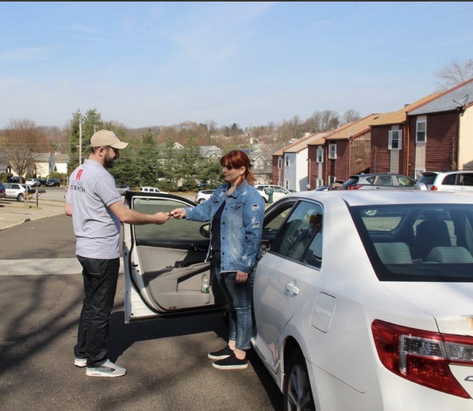 Locksmith opening house door in Los Angeles